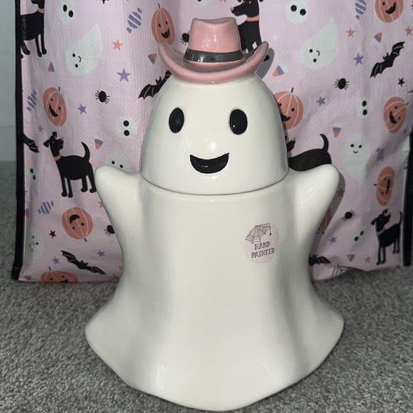 New 👻💖 bundle set of 2 hand towels and ghost cookie jar - Picture 2 of 2